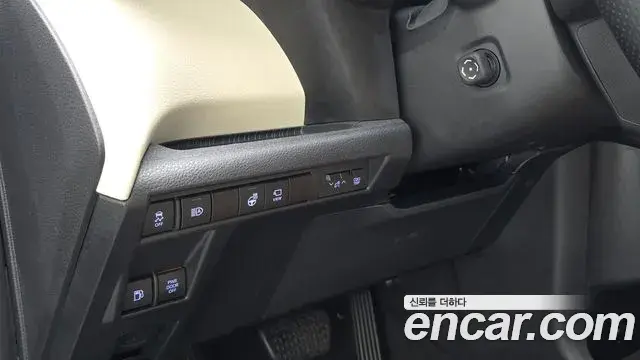 Toyota Sienna 2022 — Şəkil 22/36