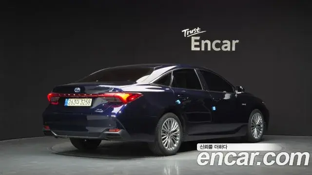 Toyota Avalon 2021 — Photo 2/20