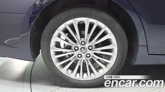 Toyota Avalon 2021 — Photo 5/20