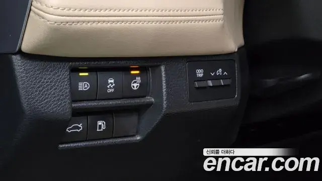 Toyota Avalon 2021 — Photo 18/20