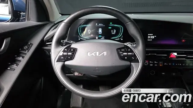 Kia Niro 2023 — Фото 13/20
