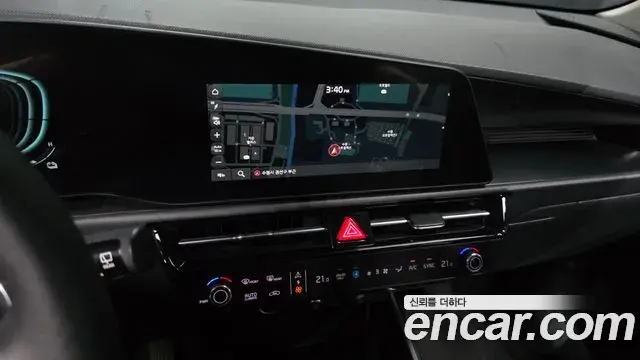 Kia Niro 2023 — Фото 14/20