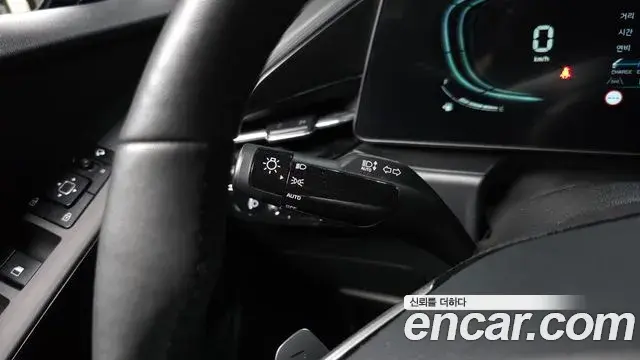 Kia Niro 2023 — Фото 18/20