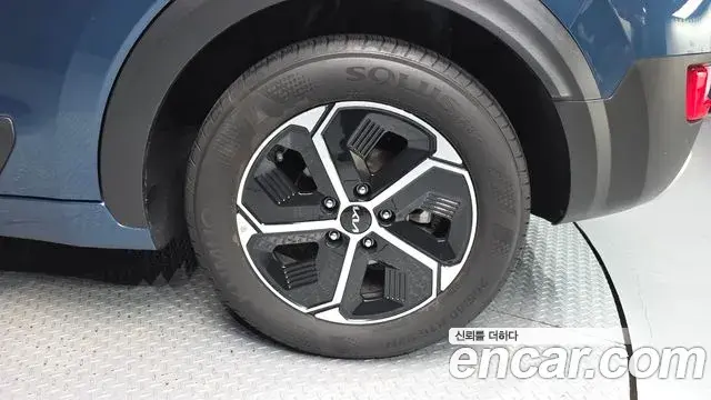 Kia Niro 2023 — Şəkil 18/30
