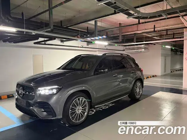 Mercedes-Benz GLE-Class 2026 — Фото 1/10