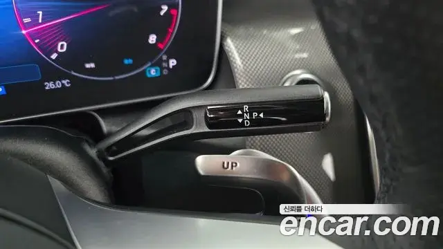 Mercedes-Benz GLC-Class 2024 — Photo 9/20