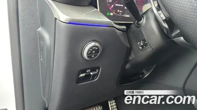 Mercedes-Benz GLC-Class 2024 — Photo 18/20