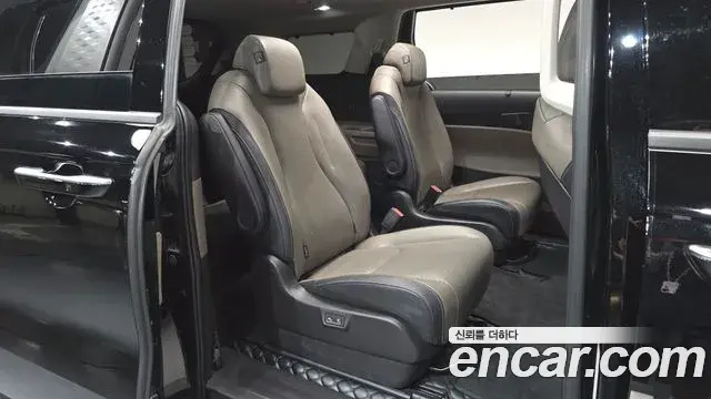 Kia Carnival 2024 — Şəkil 19/50