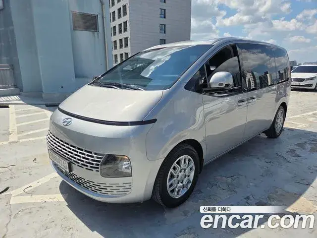 Hyundai Staria 2022 — Фото 1/18