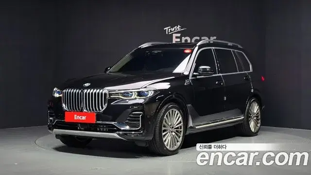 BMW X7 2022 — Фото 1/20