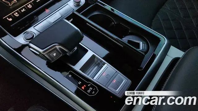 Audi Q7 2025 — Фото 8/20