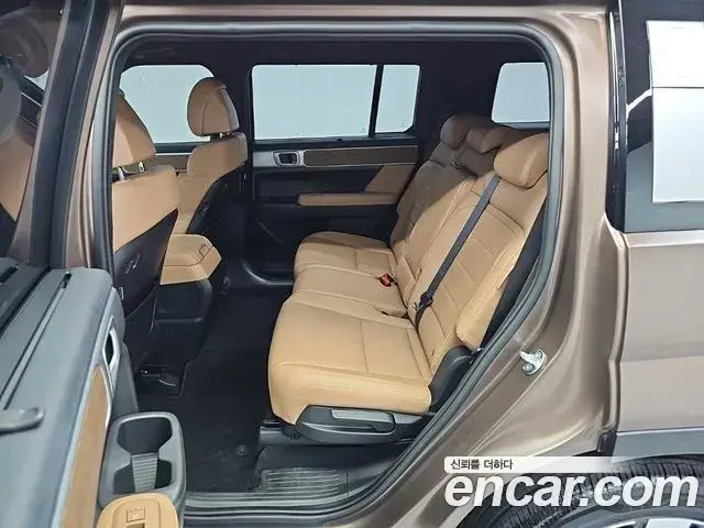 Hyundai Santa Fe 2025 — Фото 12/18