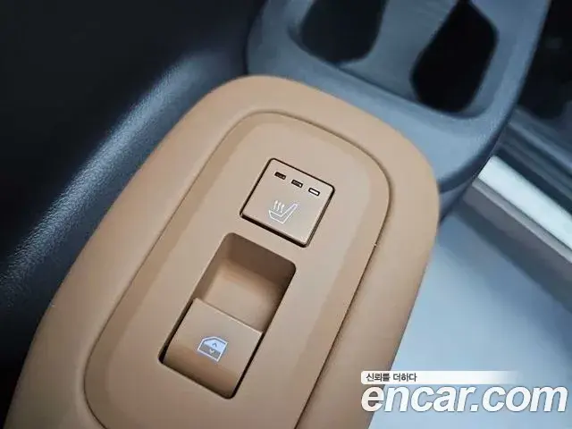 Hyundai Santa Fe 2025 — Фото 13/18