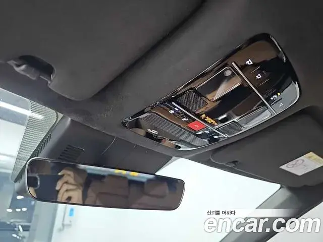 Hyundai Santa Fe 2025 — Фото 16/18
