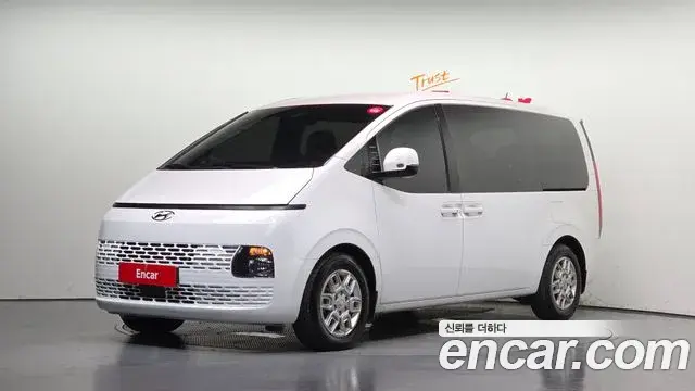 Hyundai Staria 2022 — Photo 1/20