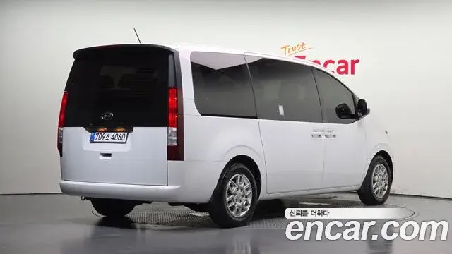 Hyundai Staria 2022 — Photo 2/20