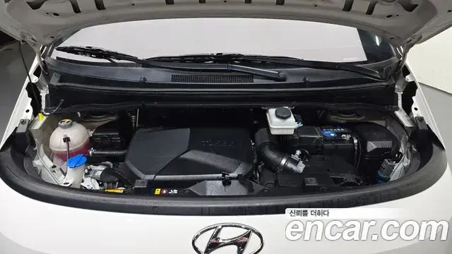 Hyundai Staria 2022 — Photo 6/20