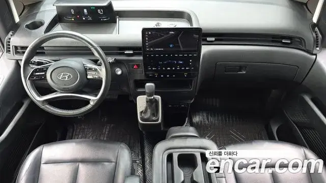 Hyundai Staria 2022 — Photo 7/20