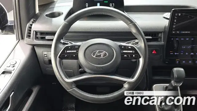 Hyundai Staria 2022 — Photo 15/20