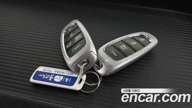 Hyundai Staria 2022 — Photo 17/20