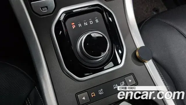 Land Rover Range Rover Evoque 2018 — Photo 24/34