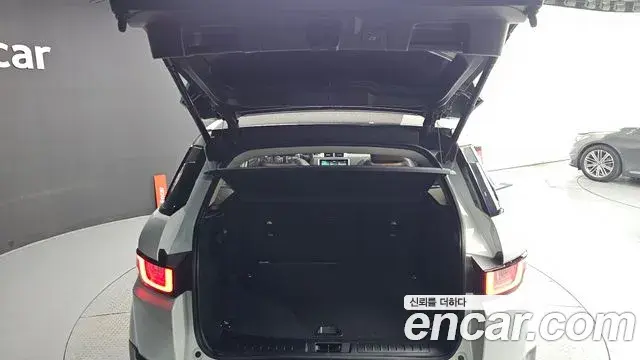 Land Rover Range Rover Evoque 2018 — Photo 31/34
