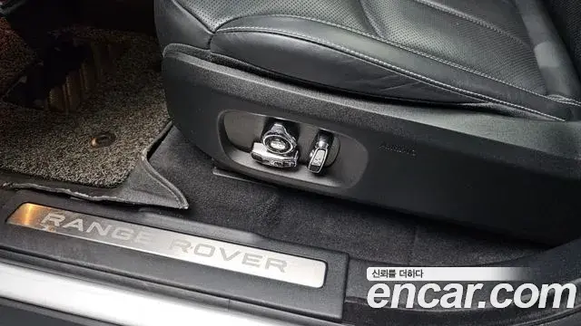 Land Rover Range Rover Evoque 2018 — Photo 30/34