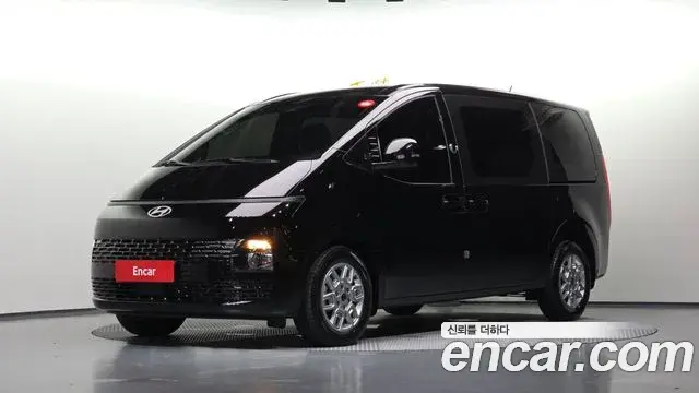 Hyundai Staria 2025 — Фото 1/20
