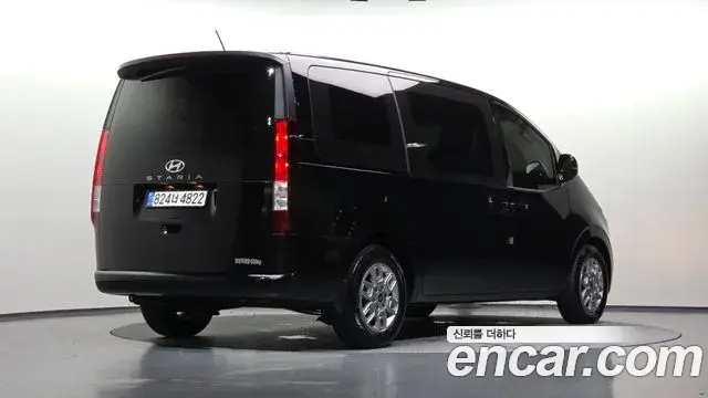 Hyundai Staria 2025 — Фото 2/20