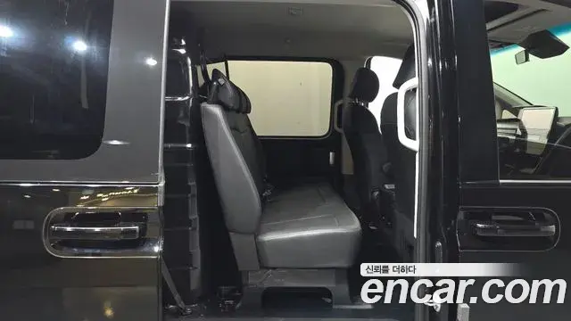 Hyundai Staria 2025 — Фото 12/20