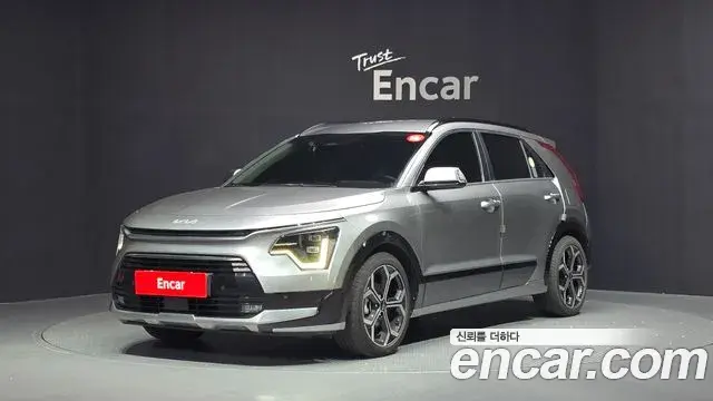 Kia Niro 2023 — Фото 1/20