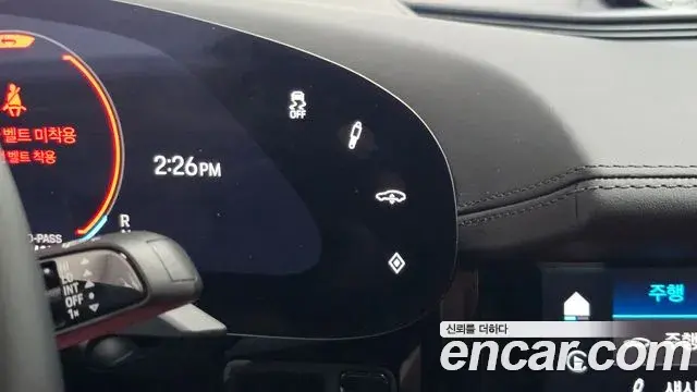 Porsche Taycan 2024 — Şəkil 32/37