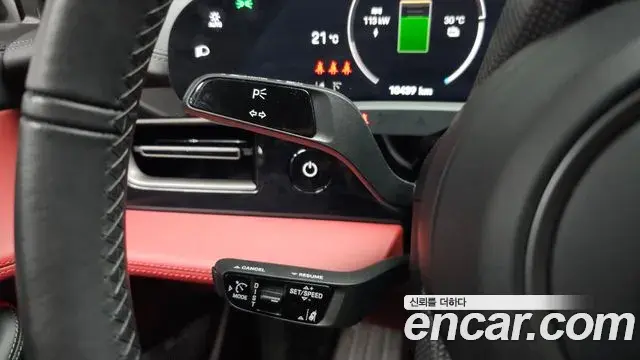 Porsche Taycan 2024 — Şəkil 24/37