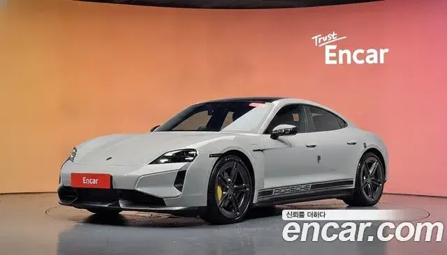 Porsche Taycan 2024 — Şəkil 33/37
