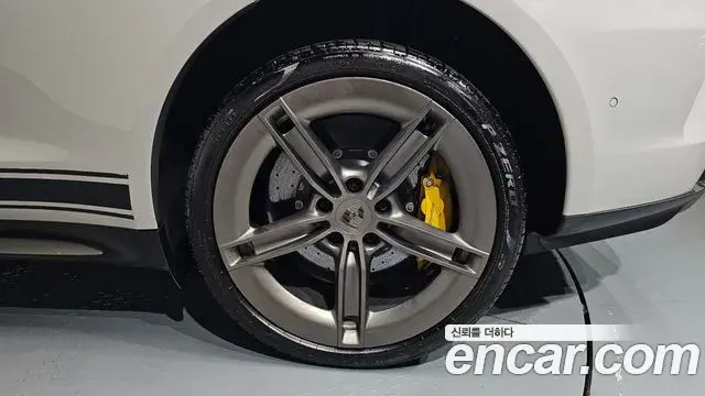 Porsche Taycan 2024 — Şəkil 3/37