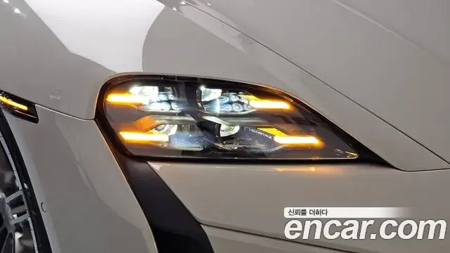 Porsche Taycan 2024 — Şəkil 14/37