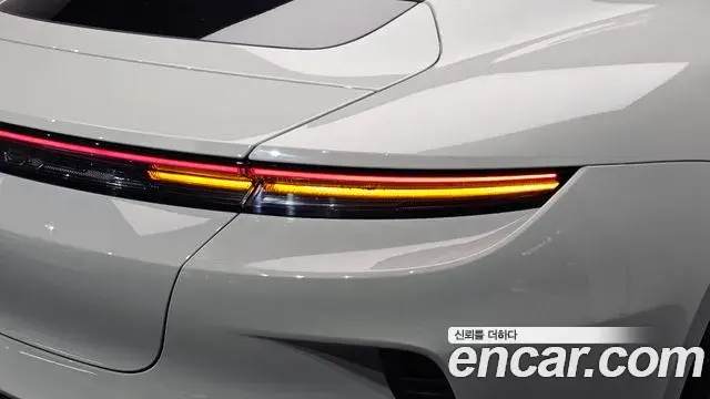 Porsche Taycan 2024 — Şəkil 30/37
