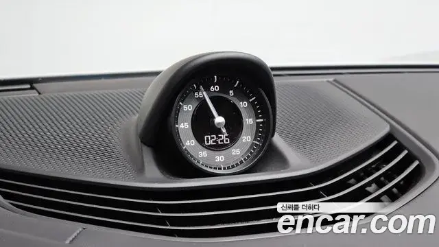 Porsche Taycan 2024 — Şəkil 18/37