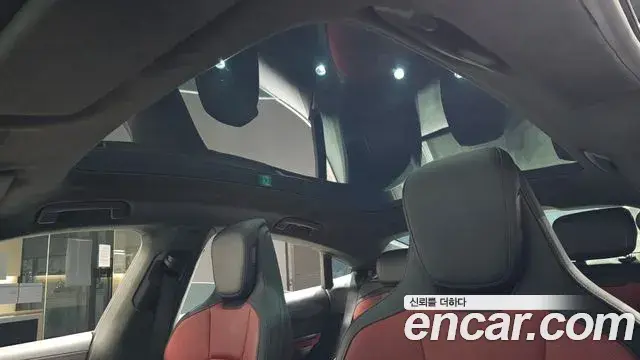 Porsche Taycan 2024 — Şəkil 21/37
