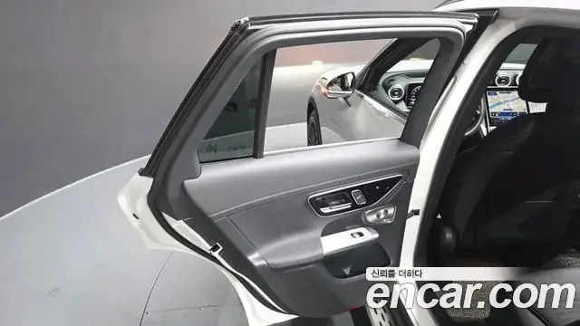 Mercedes-Benz GLC-Class 2025 — Photo 25/41
