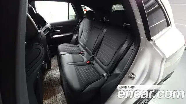 Mercedes-Benz GLC-Class 2025 — Photo 23/41