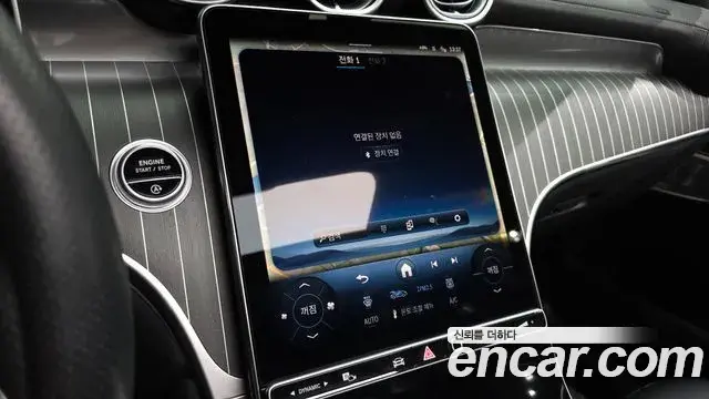 Mercedes-Benz GLC-Class 2025 — Photo 39/41