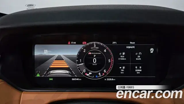 Land Rover Range Rover Velar 2018 — Фото 7/20
