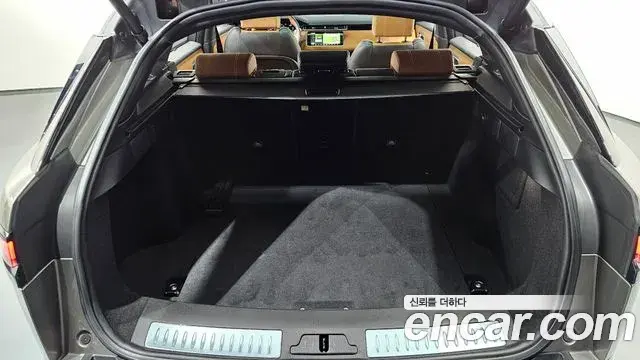 Land Rover Range Rover Velar 2018 — Фото 17/20