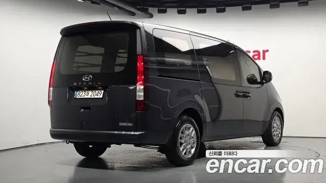 Hyundai Staria 2022 — Photo 2/20