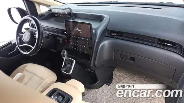 Hyundai Staria 2022 — Photo 7/20