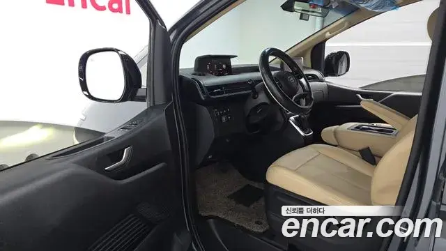 Hyundai Staria 2022 — Photo 10/20