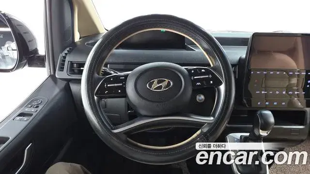 Hyundai Staria 2022 — Photo 12/20