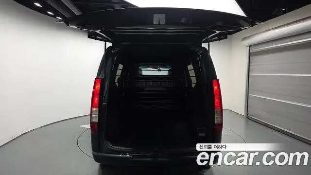 Hyundai Staria 2022 — Photo 20/20