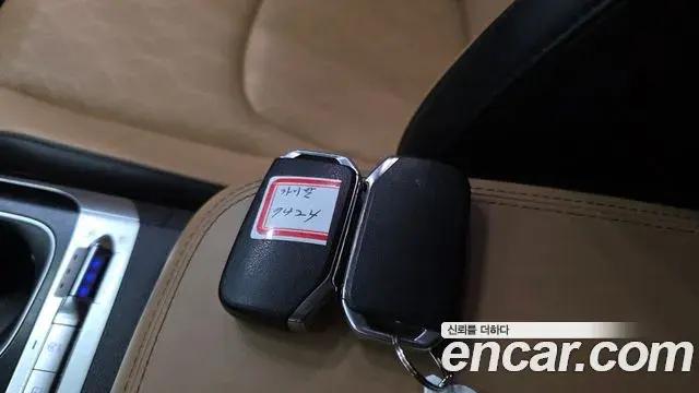 Kia Carnival 2022 — Photo 18/20